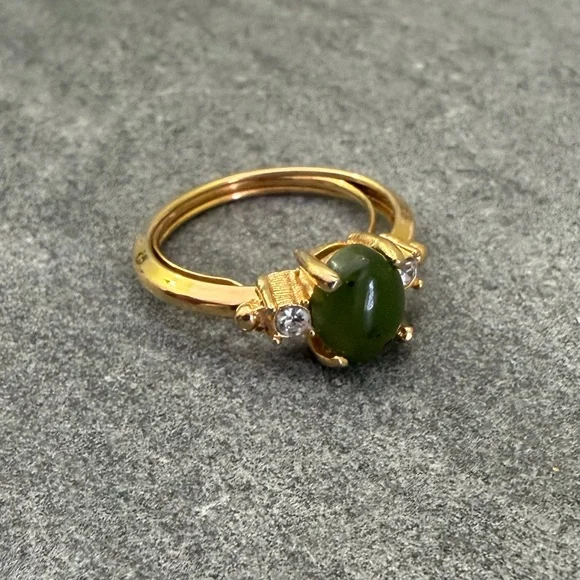 Vintage Avon Green Jade Gold Tone Ring 7 - Picture 10 of 16